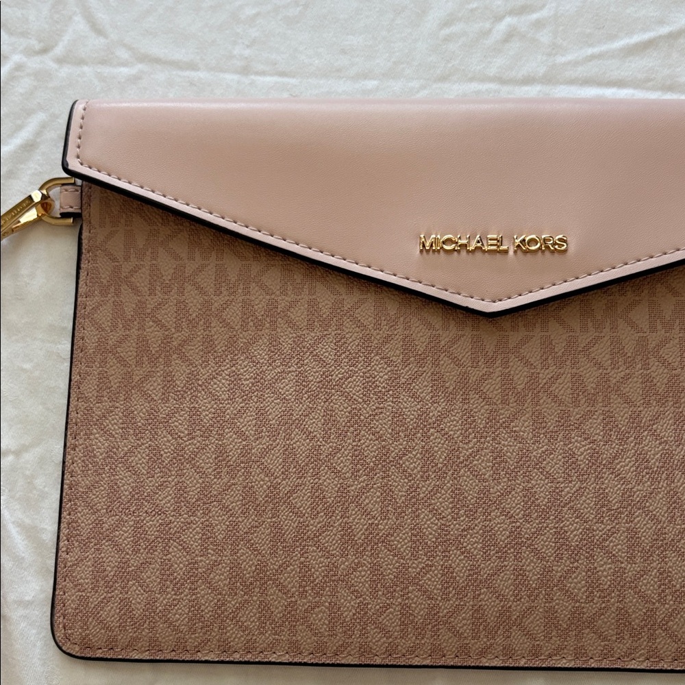 Michael Kors Maisie Large Envelope Clutch - Picture 2 of 3